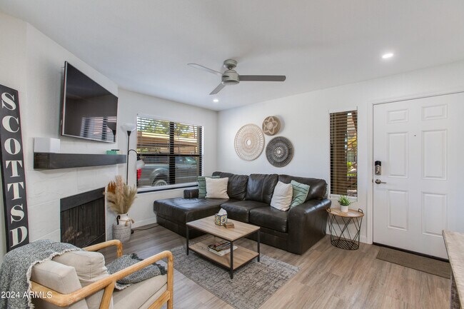 Foto del edificio - 8787 E Mountain View Rd