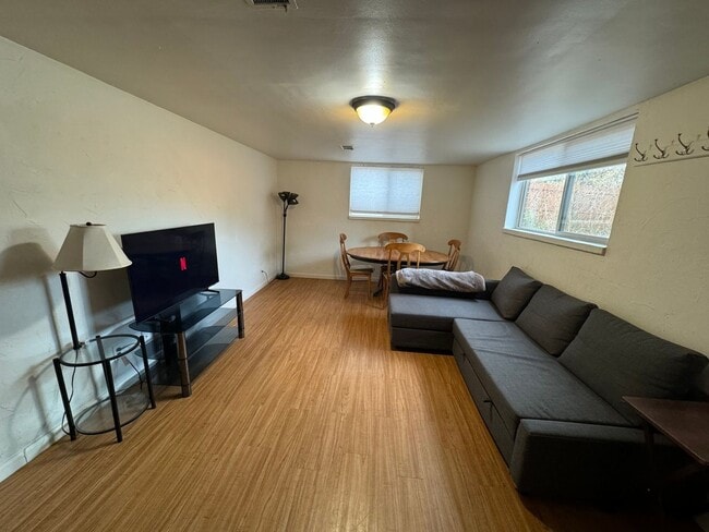 Foto del edificio - 7821 N Raleigh St