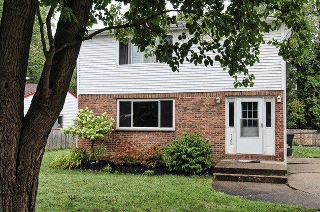 Building Photo - 5160 Roseview Ave