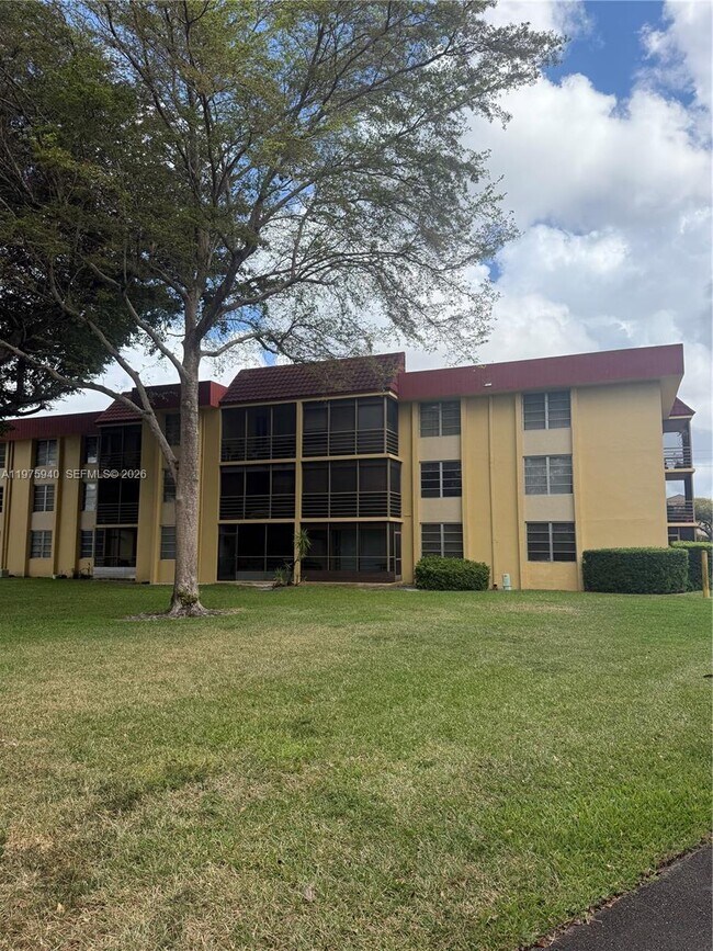 Building Photo - 3490 Foxcroft Rd