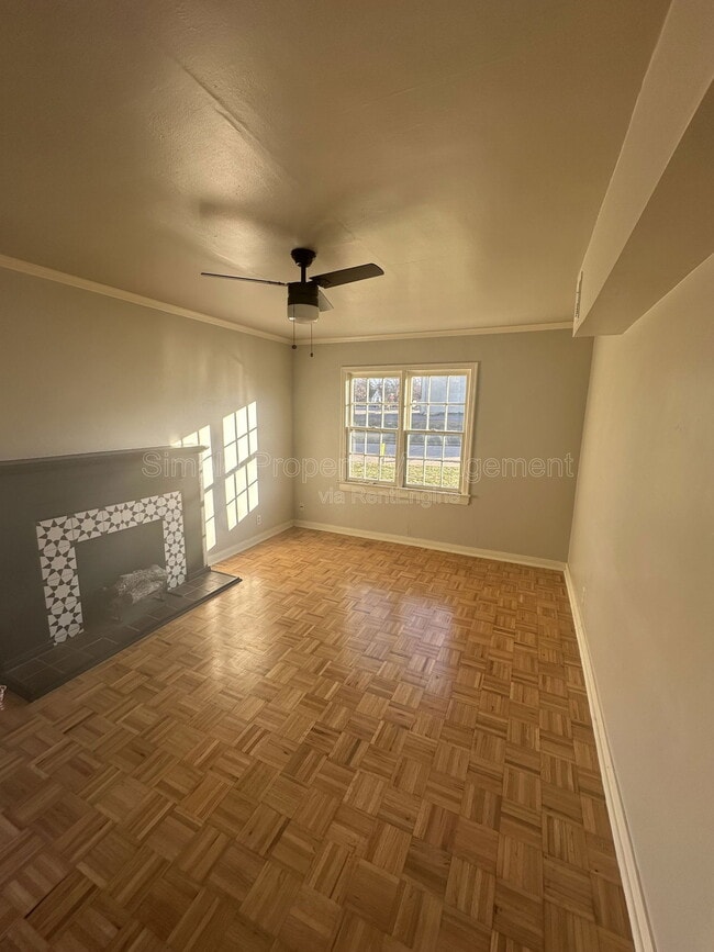 Building Photo - 3713 N Lee Ave