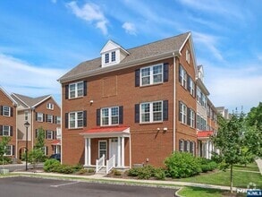 Building Photo - 106 W Ramsey Terrace