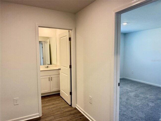 Building Photo - 4212 SW 82nd Ln