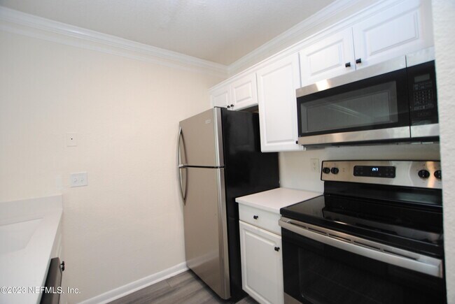 Foto del edificio - 100 Fairway Park Blvd