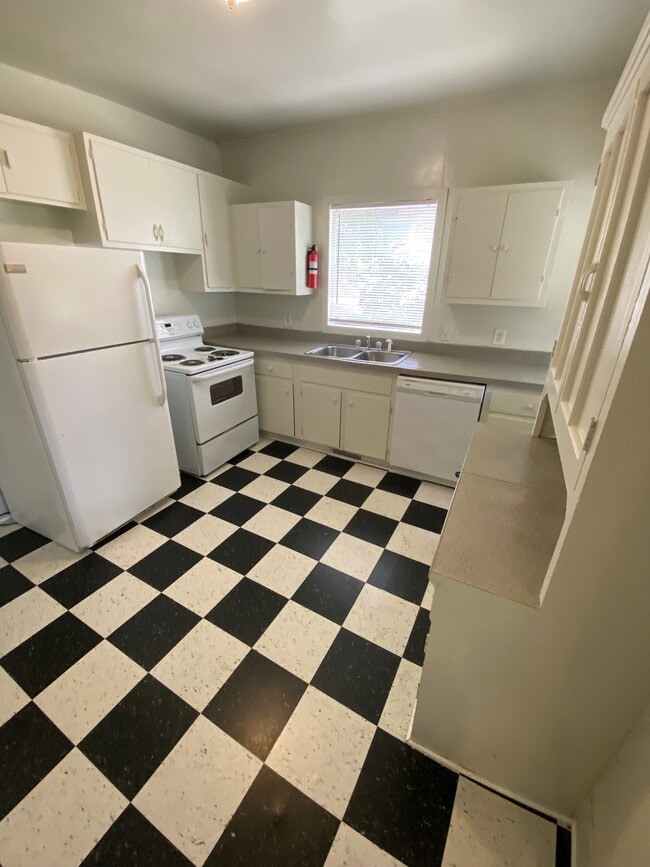 Photo - 1300 Green St House