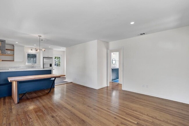 Building Photo - 5315 Grover Ave