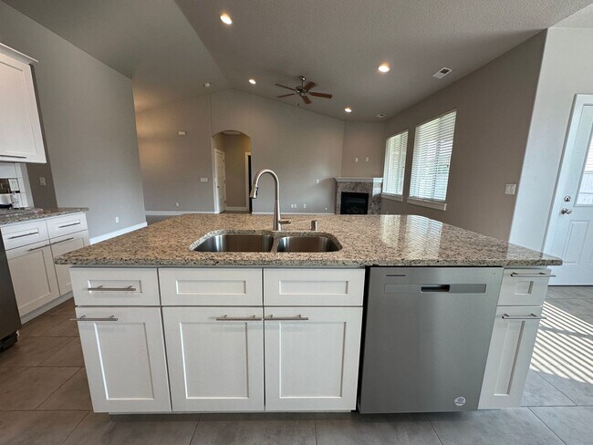 Foto del edificio - 906 N Oklahoma Pl