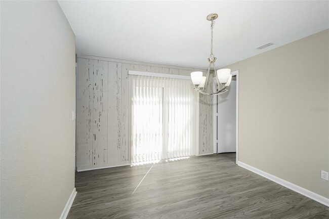 Foto del edificio - 1729 Dooley Ln