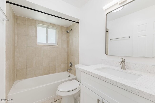 Foto del edificio - 1917 Cape Coral Pkwy W