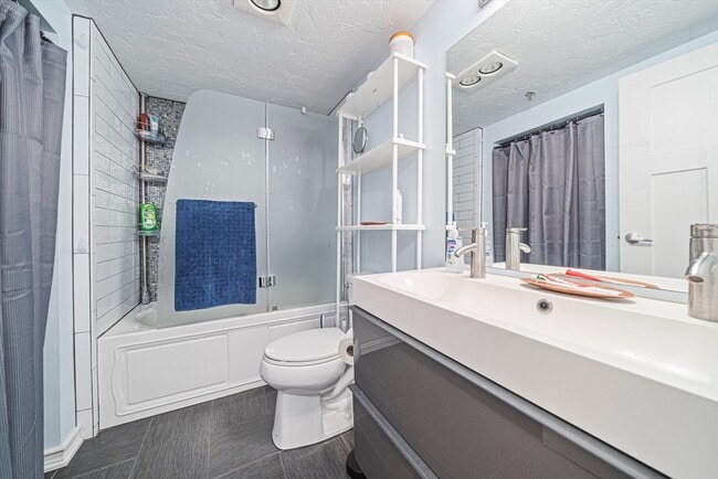 Building Photo - 100 Cove Way