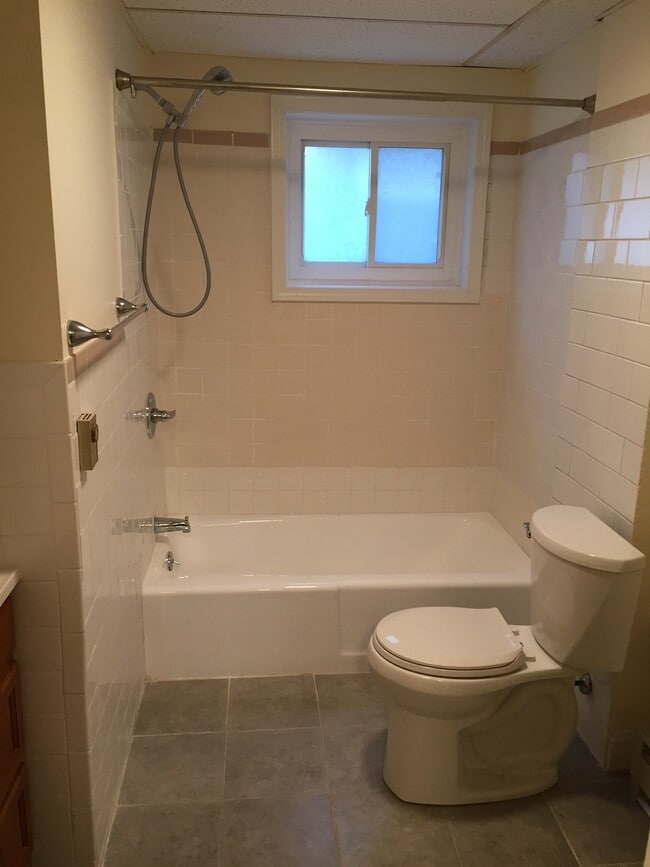 Bath - 19 Homestead St