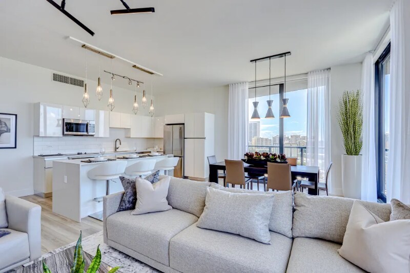 Foto principal - 103 Diplomat Pkwy