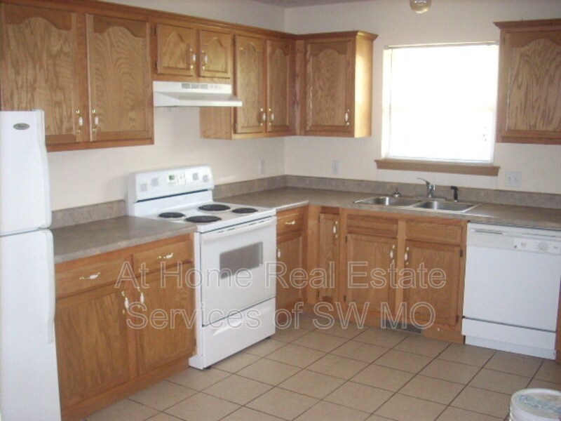 1425 W Scott St Unit A, Springfield, MO 65802 Condo for Rent in