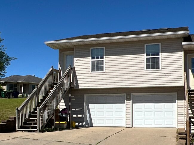 Building Photo - 3001 Stellar Eagle Dr