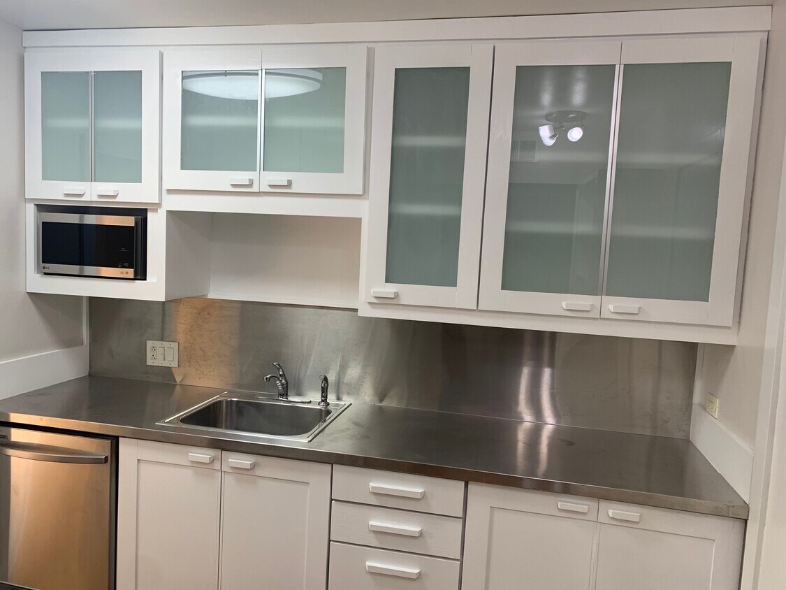 Primary Photo - 2822 Briarhurst Dr