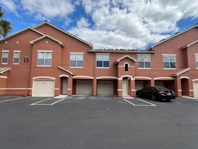 Building Photo - Stunning one bedroom, one bath luxury cond...