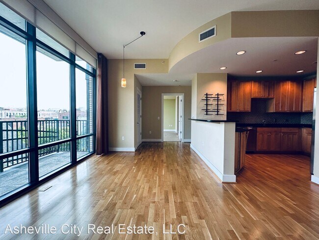 Foto del edificio - 1 br, 1.5 bath House - 60 N. Market Street...