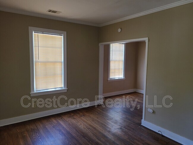 Building Photo - 3604 Bowen Ave