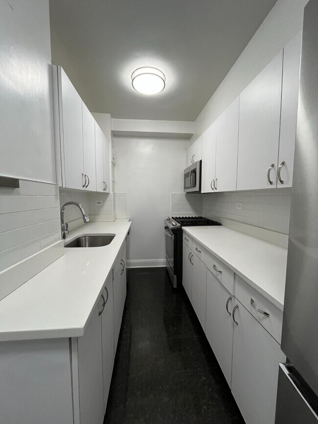 Foto del edificio - 157 E 57th St