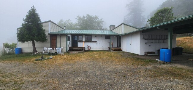 Foto del edificio - Ranch House on Gorgeous Land off of Alderp...