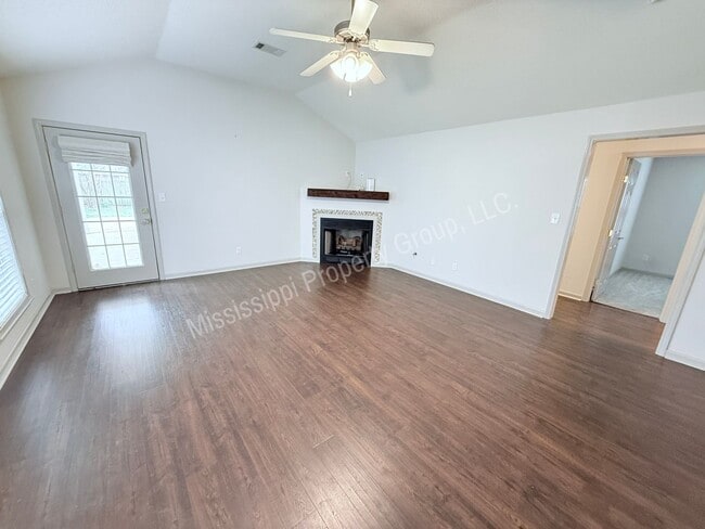 Building Photo - 3BR/2BA Home For Rent
