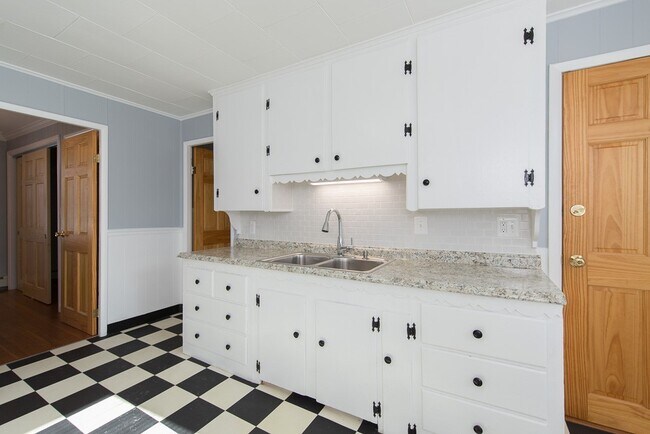 Foto del edificio - 271 N Washington St