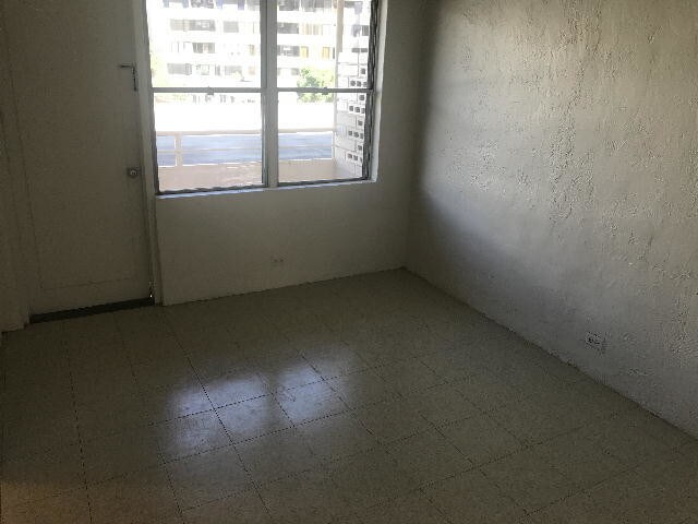Building Photo - IOLANI TERRACE 1/1/1 lanai, coin laundry