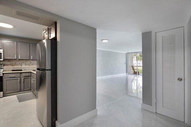 Foto del edificio - 1351 NE 191st St