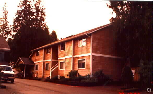 Primary Photo - 2332 Howard St
