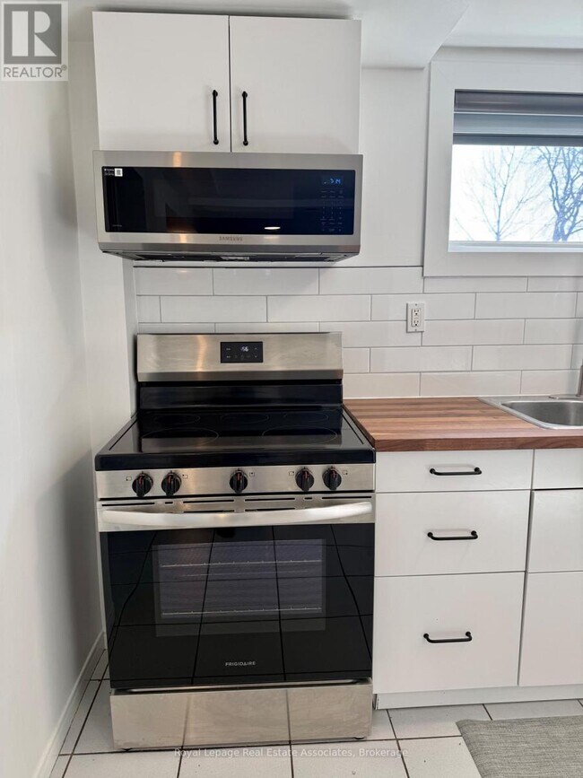 Photo du bâtiment - 81 Post Rd