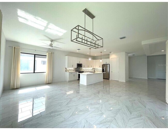 Building Photo - 4959 Brigata Wy