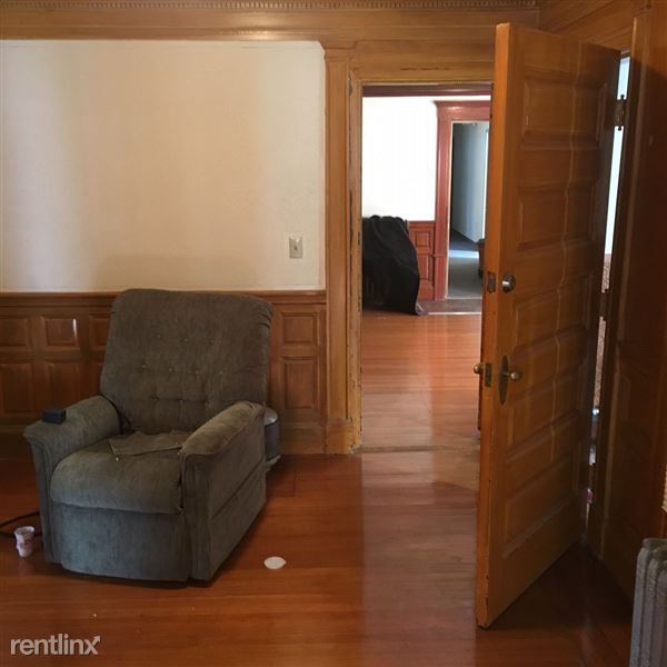 32 Cummins Hwy, Roslindale, MA 02131 Condo for Rent in Roslindale, MA