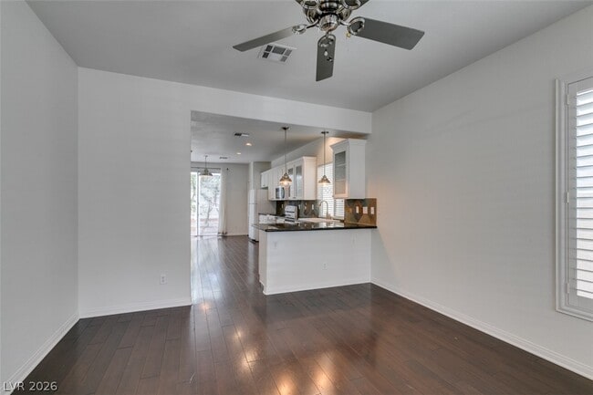 Building Photo - 1667 Rainbow Dream Ave