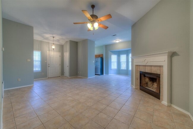 Building Photo - 2311 Lasso Dr