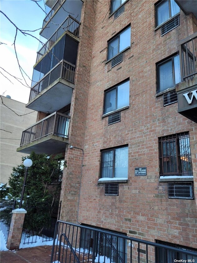 Primary Photo - 38-08 147th St