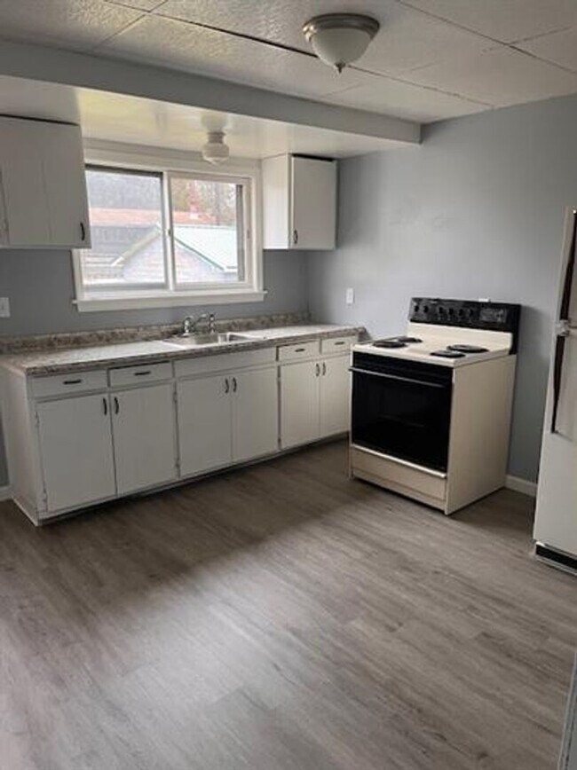 Building Photo - 27 N 11th St