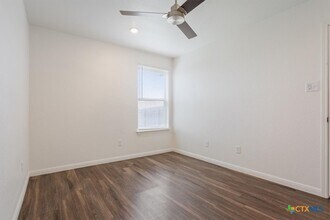 Building Photo - 5807 Betty Lou Dr