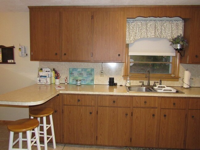 Building Photo - 15 Rip Van Winkle Way