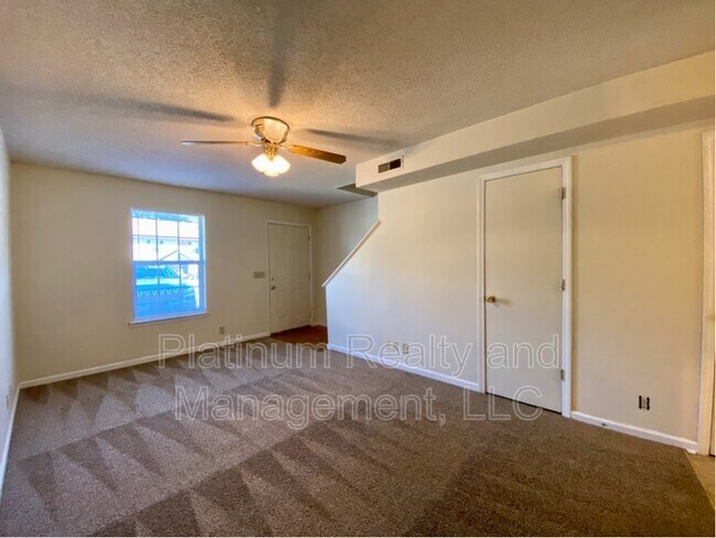 Foto del edificio - 108 Hickory Trace Rd