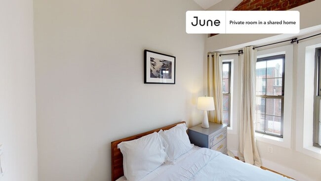 Building Photo - Room in Shared 5 bed/2 bath home in Bedford-Stuyvesant
