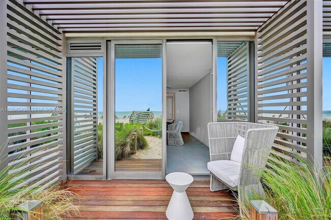 Foto del edificio - 18975 Collins Ave