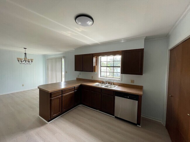 Foto del edificio - 113 Jackson Dr