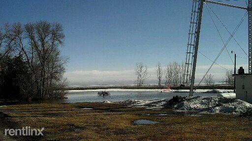 Building Photo - 4 br, 2.5 bath House - 411 Main St E