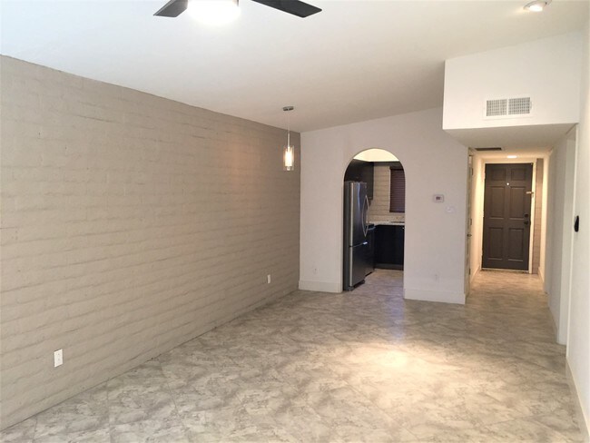 Building Photo - 3066 N 32nd St