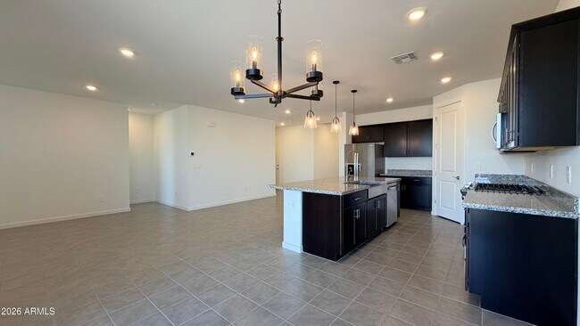 Building Photo - 37406 W San Clemente St