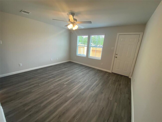 Building Photo - 501 Hines