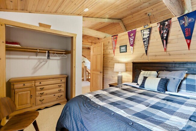 Building Photo - Lake Geneva Furnished Cabin Near Beach Ava...
