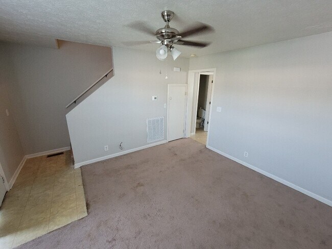 Building Photo - 103 Emily Ln