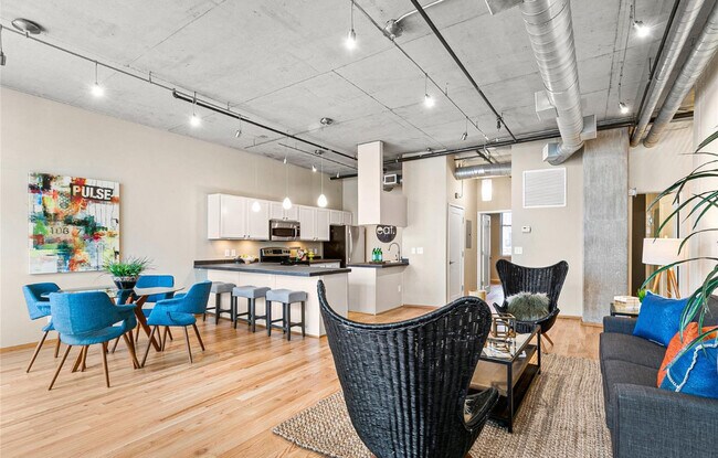 Foto del edificio - 290 W 12th Ave