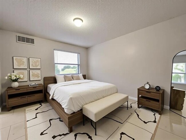 Building Photo - 9999 Summerbreeze Dr